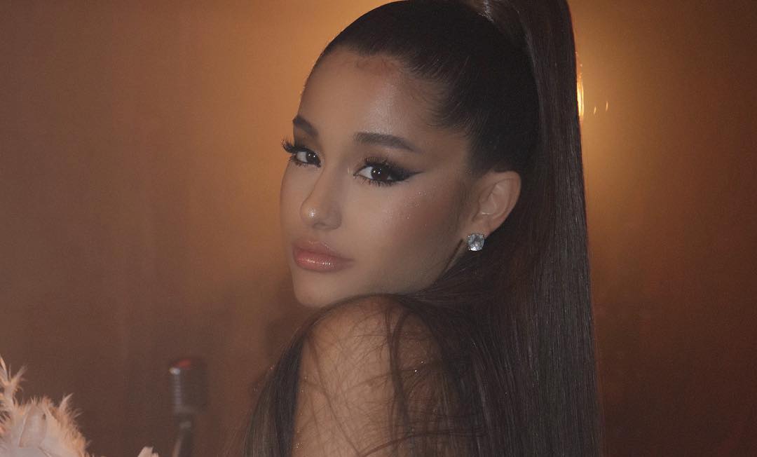 Ariana grande starbucks