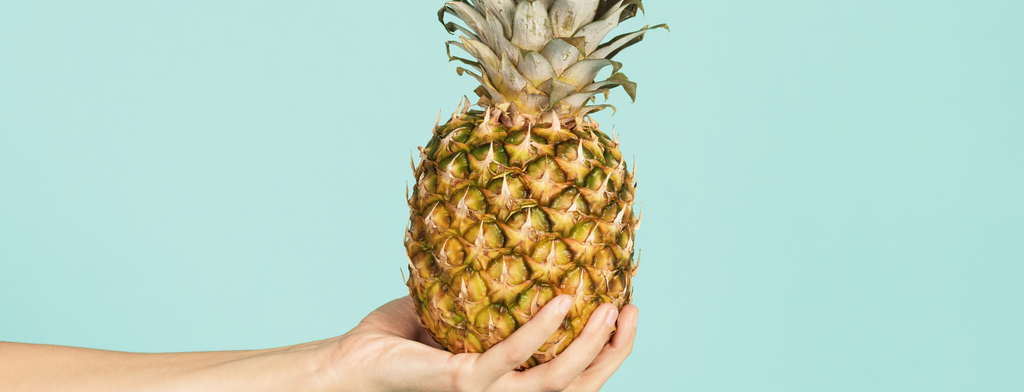 how to eat a pineapple